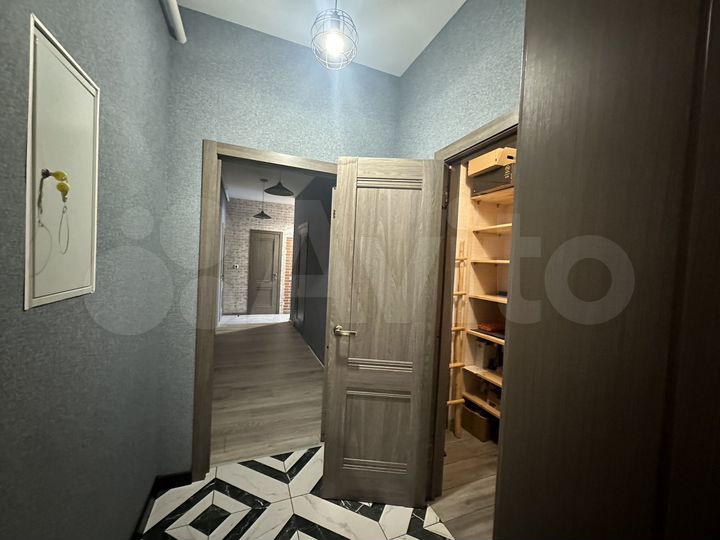 3-к. квартира, 76 м², 1/5 эт.