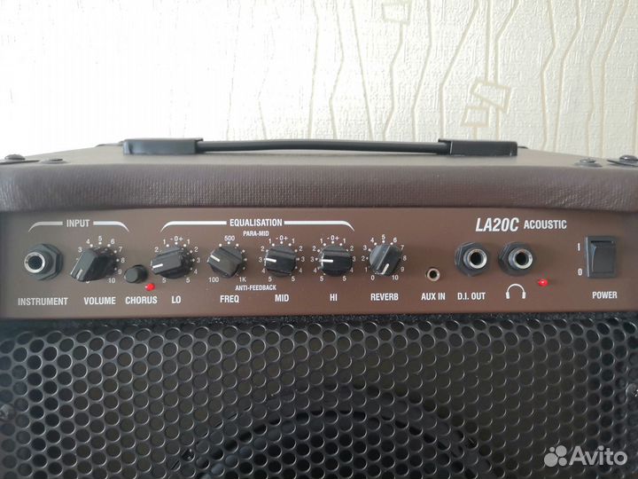 Гитарный комбоусилитель