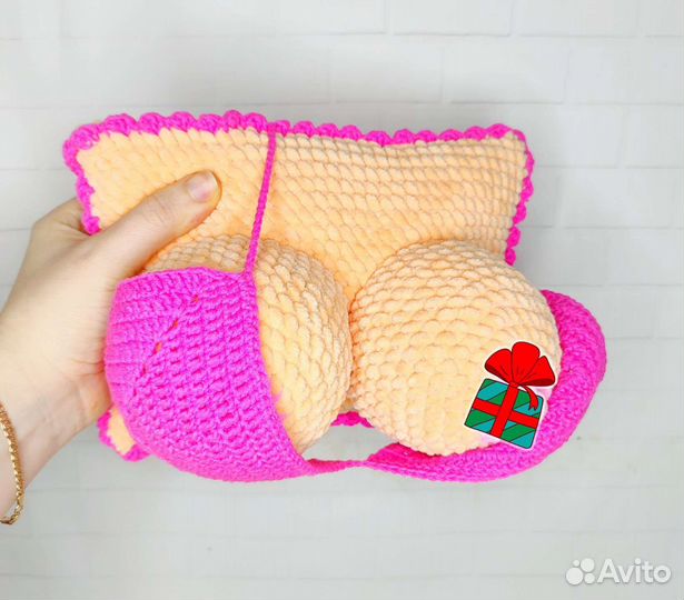 Вязаная подушка 