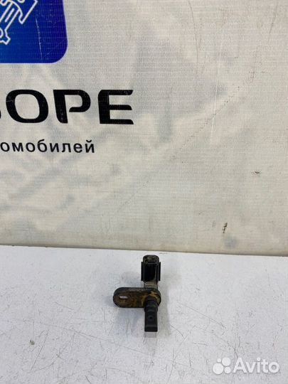 Датчик abs передний правый Toyota Tundra