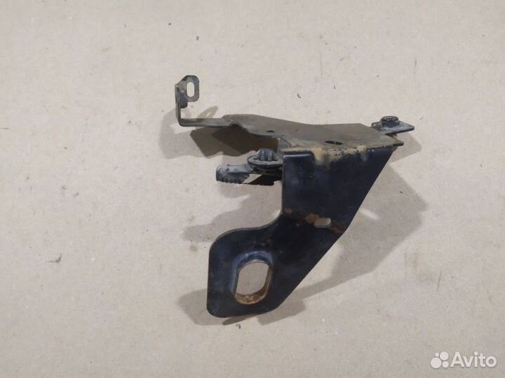 Кронштейн Renault Fluence K4MV838 2010