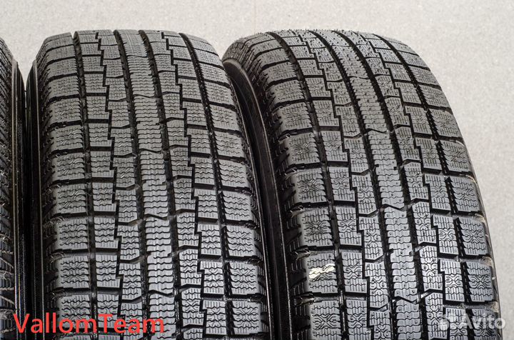 Yellow Hat Ice Frontage 165/70 R14 81Q