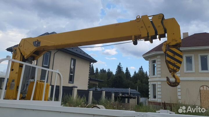 Isuzu Elf с КМУ, 2012