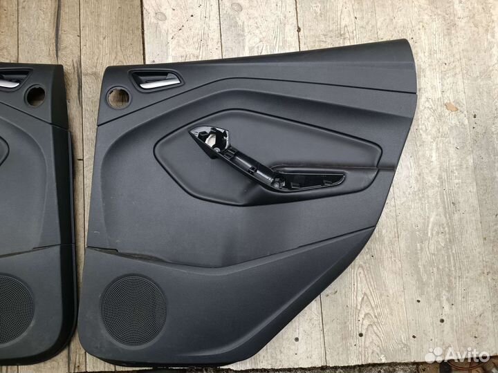 Обшивка двери 4шт комплект кожа Ford Kuga 2