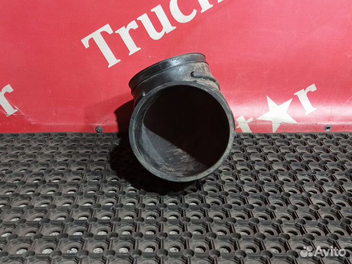 Патрубок воздушного фильтра 2017г