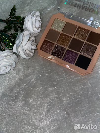 Тени для век