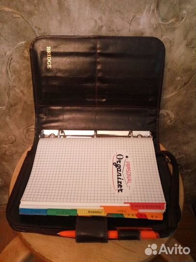 Кожаный аксессуар бизнесмена 