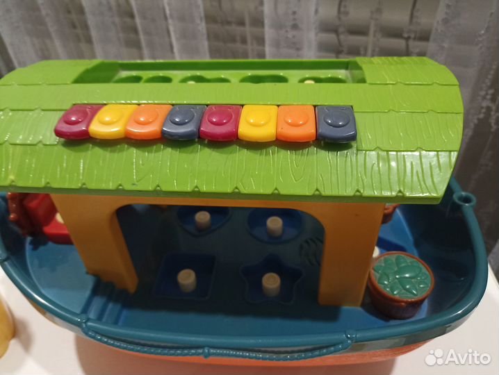 Продаю игрушки фирмы 