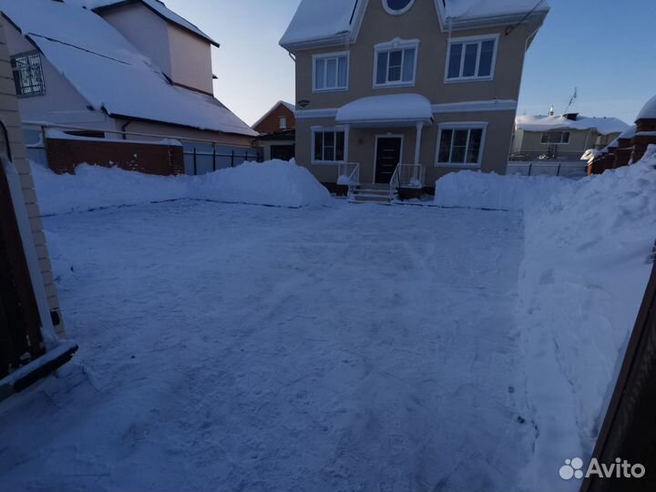 Ручная уборка снега для аккуратной работы