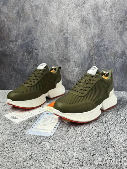 Кроссовки мужские hermes