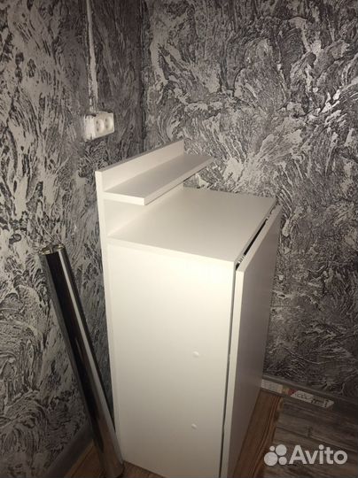 Маникюрный стол