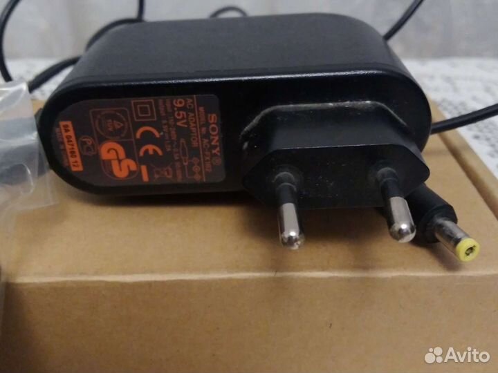 Зарядное устройство Sony. Пульт