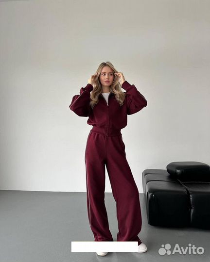 Костюм женский спортивный