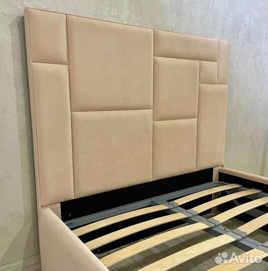 Кровать с изголовьем