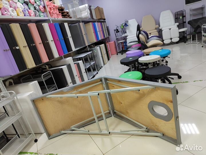 Массажный стол