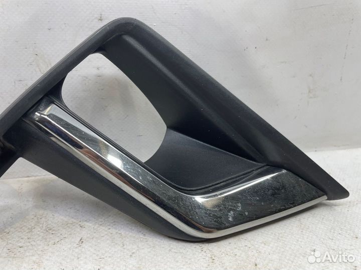 Накладка птф передняя правая Toyota Land Cruiser