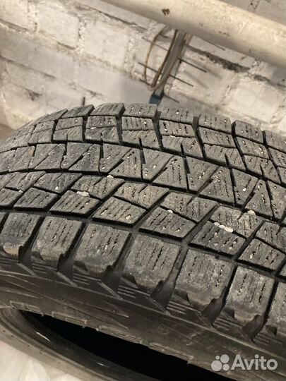 Bridgestone Blizzak Nordic 215/70 R16 100R