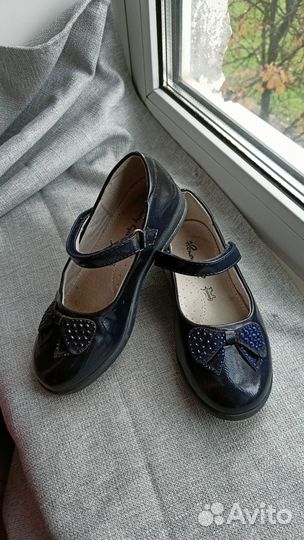 Туфли на девочку 28-29 размер