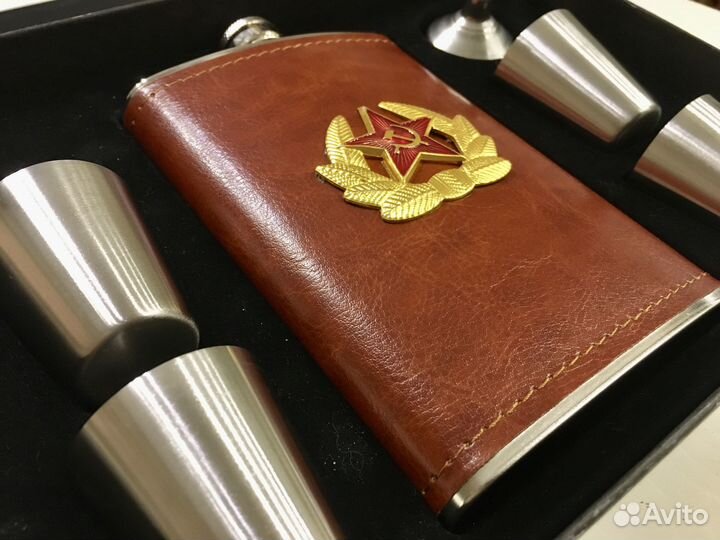 Фляжка с стопками набор