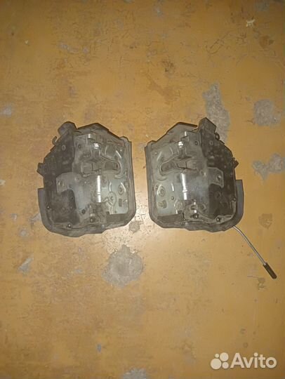 Замок задней двери bmwe53