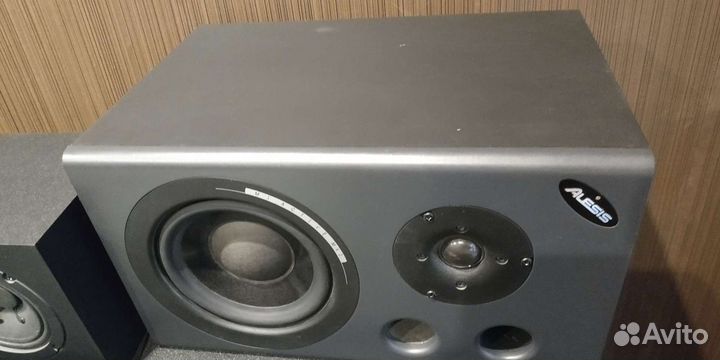 Студийные мониторы Alesis m1 mk2