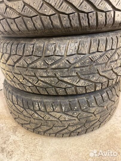Tigar SUV Ice 215/65 R16 102T
