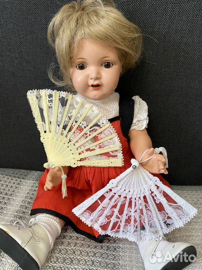 Веер, сумочки, туфли, открытки с куклами,старинные