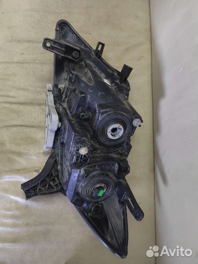 Фара правая Nissan Pathfinder R52