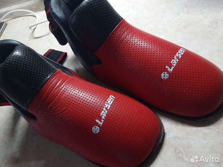 Боксерские перчатки 12oz кожа, щитки, защита, футы