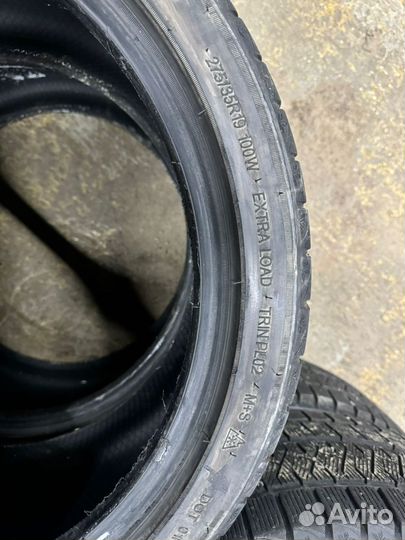 Triangle Snowlink TWT02 245/40 R19 и 275/35 R19