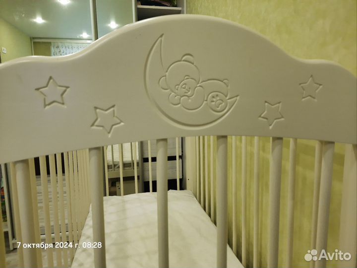 Кровать детская + комод с пеленальным столиком