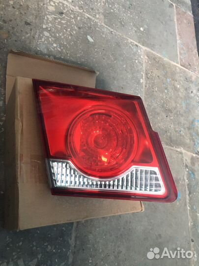 Задний левый внутренний фонарь шевроле круз