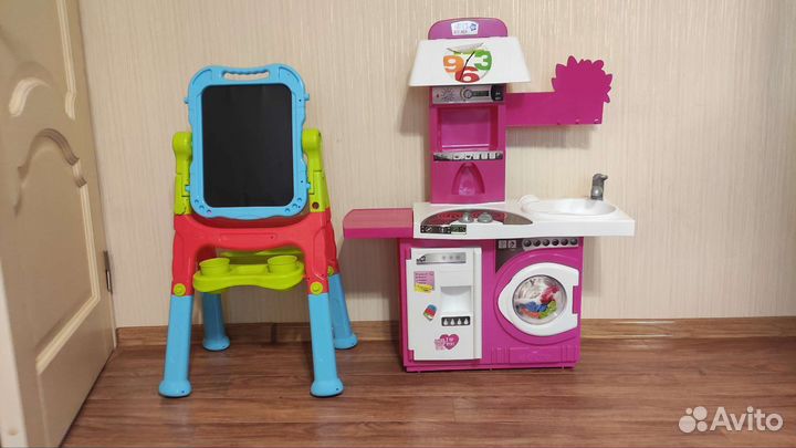 Детская игровая кухня и доска