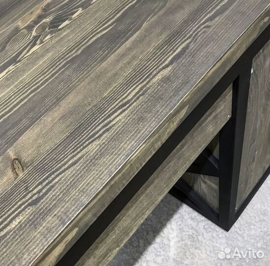 Рабочий стол в стиле лофт