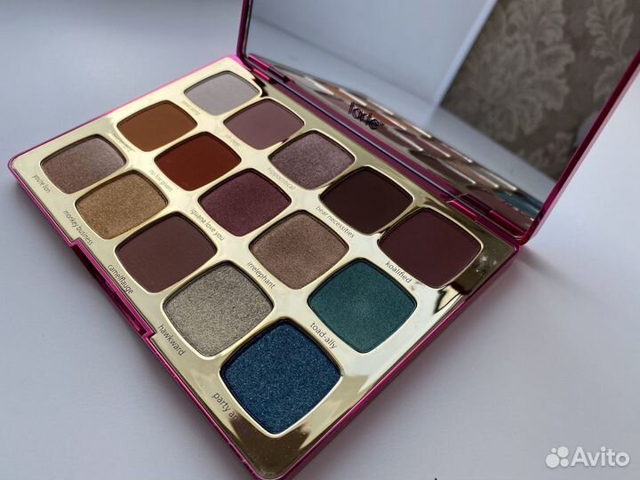 Tarte. Eyeshadow Palette. Unleashed. Тени. Тушь