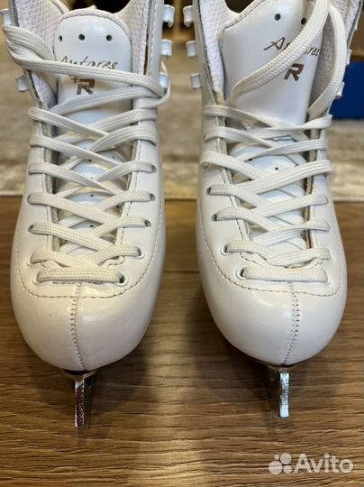 Коньки фигурные risport Antares р. 17.5