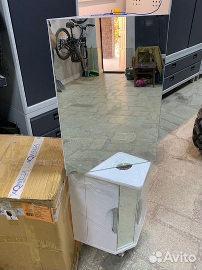 Мебель для ванной комнаты угловая 