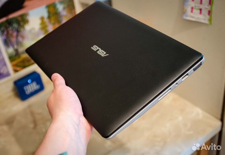 Красивый ультрабук / нетбук asus