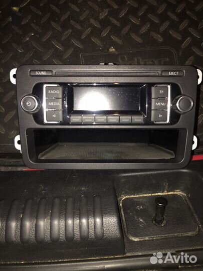Штатная магнитола Фольксваген джетта