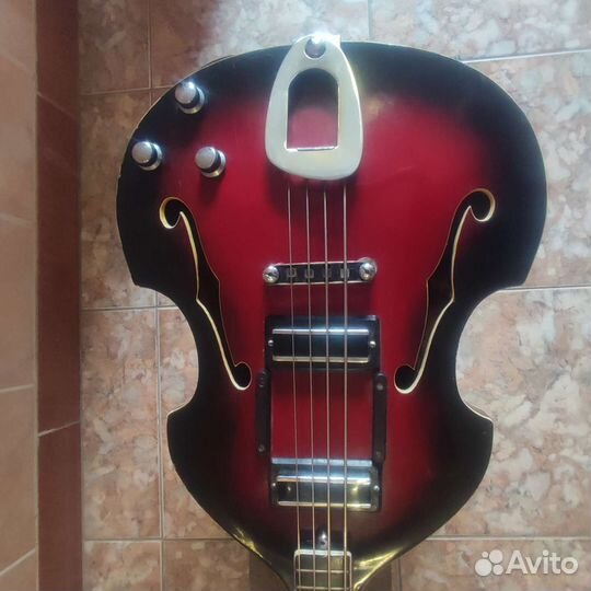 Коллекционная гитара 70-х, полуакустический бас