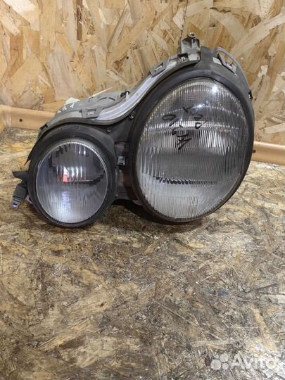 Фара Левая Мерседес E210 W210 бу Оригинал Хелла