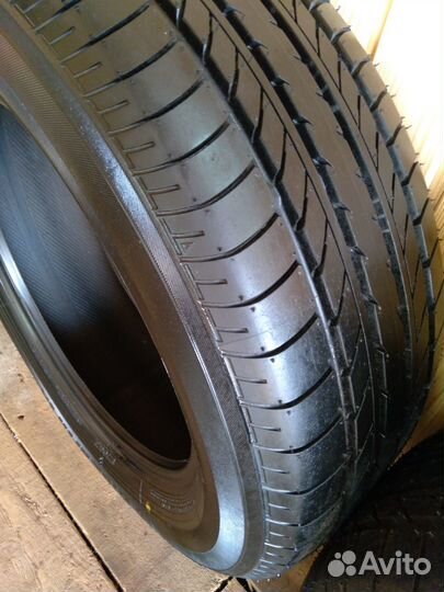 Yokohama BluEarth E70 225/60 R17 99