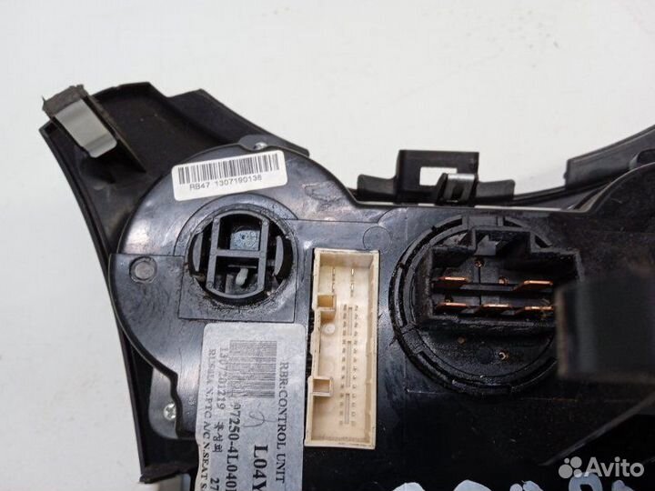 Блок управления отопителем Hyundai Solaris 1