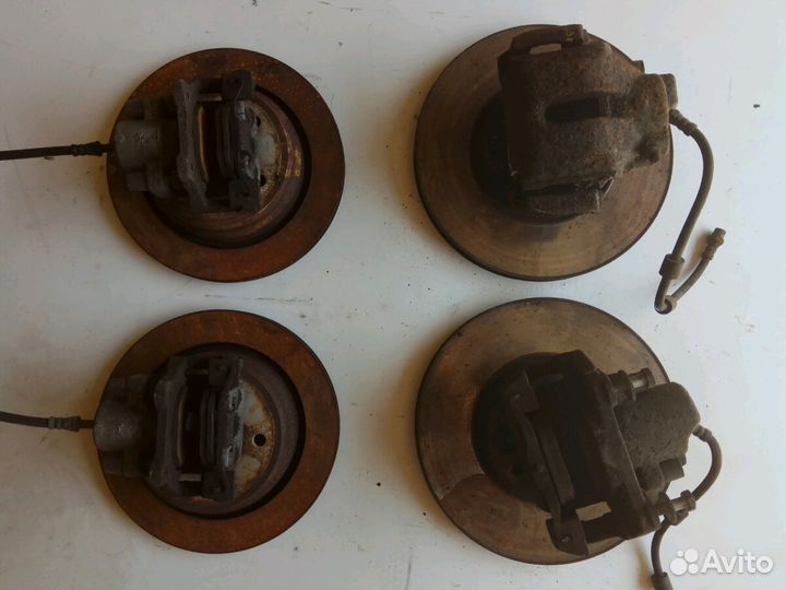 Бмв е39 Комплект тормозов 540