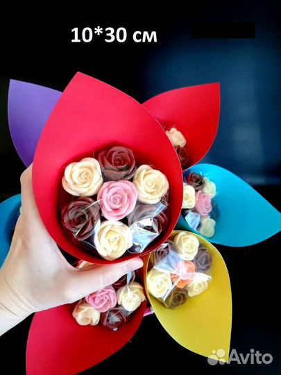 Мини-букет вкусных шоколадных роз в наличии