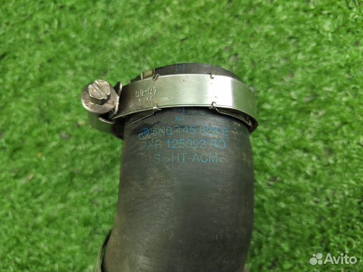 Патрубок интеркулера Audi Q3 8U