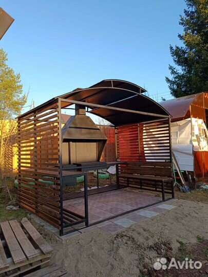 Мангал с крышей