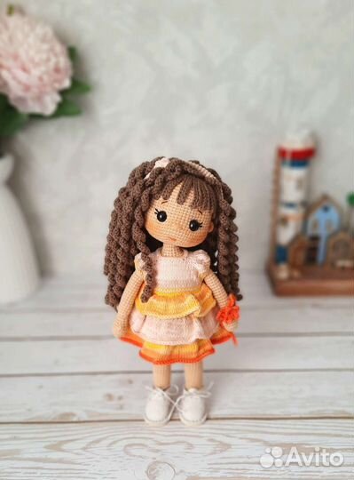 Вязаная кукла ручной работы