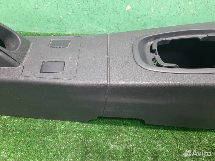 Консоль центральная (без подлокотника) Suzuki Ign