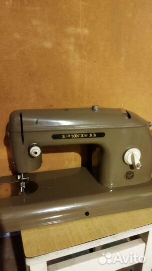 Швейная машинка